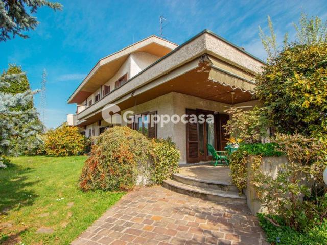 Villa Indipendente in vendita a Malvaglio, Robecchetto con Induno