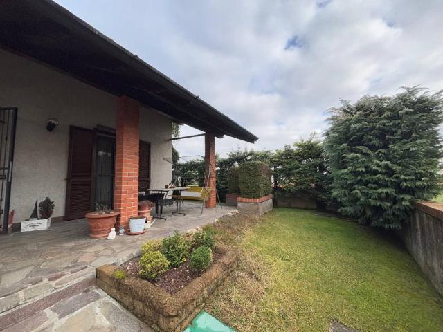 Villa Indipendente in vendita a Malvaglio, Robecchetto con Induno