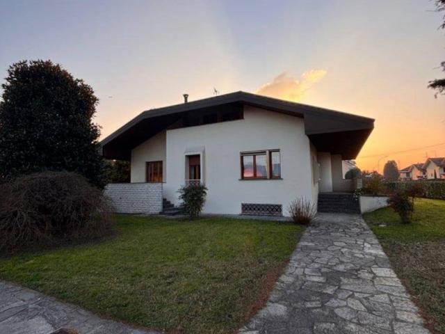 Villa Indipendente in vendita a Robecchetto Con Induno, Lombardia