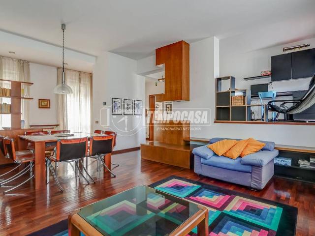 Villa Indipendente in vendita a Robecchetto, Robecchetto Con Induno