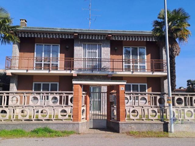 Villa Indipendente in vendita a Malvaglio, Robecchetto con Induno