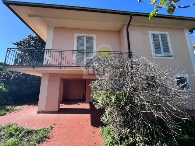 Villa Indipendente in vendita a Robecco D'oglio, Lombardia