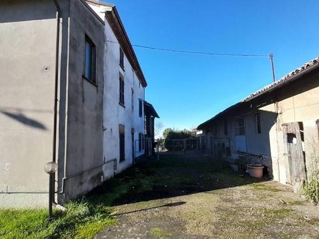 Villa Indipendente in vendita a Robecco Pavese, Lombardia