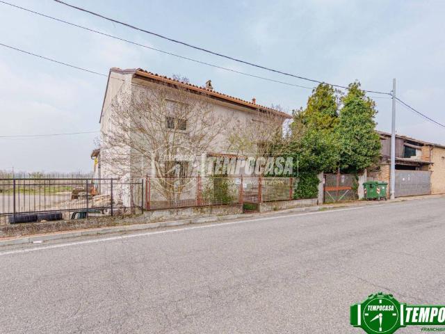 Villa Indipendente in vendita a Robecco Pavese, Lombardia