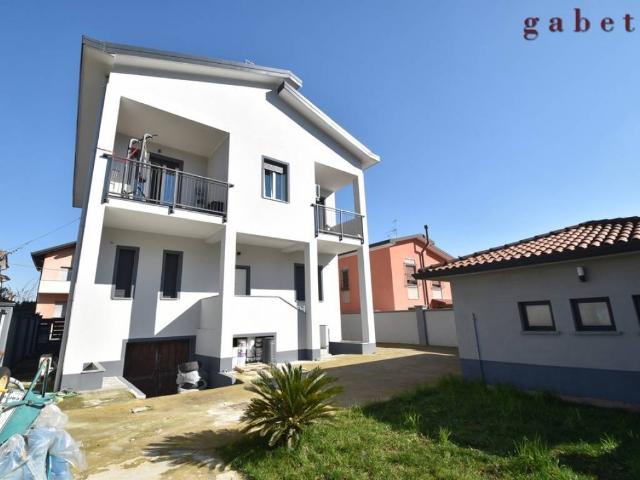 Villa Indipendente in vendita a Robecco Sul Naviglio, Lombardia