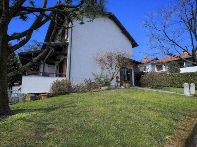 Villa Indipendente in vendita a Robecco Sul Naviglio, Lombardia