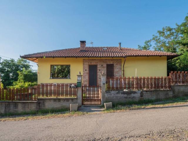 Villa Indipendente in vendita a Piemonte, Asti
