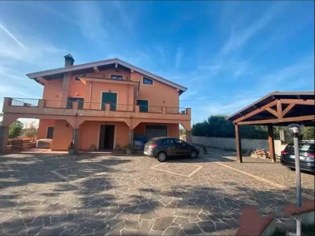 Villa Indipendente in vendita a Rocca D'evandro, Campania