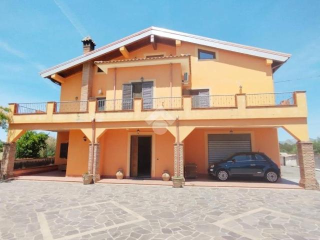 Villa Indipendente in vendita a Rocca D'evandro, Campania
