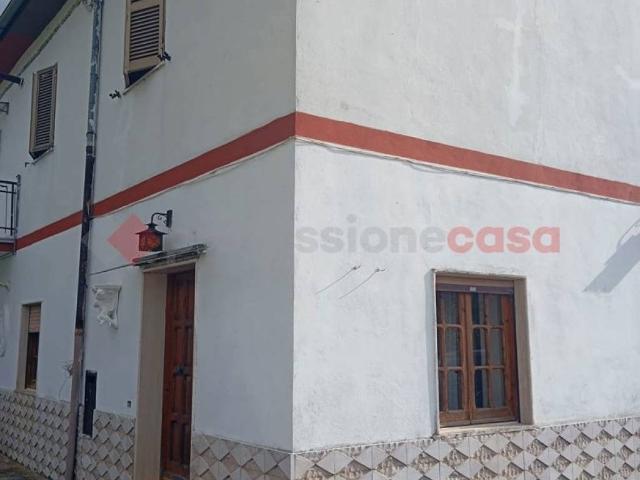 Villa Indipendente in vendita a Rocca Di Botte, Abruzzo