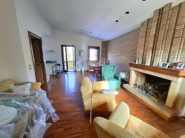 Villa Indipendente in vendita a Rocca Di Mezzo, Abruzzo