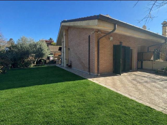 Villa Schiera in vendita a Roma Capitale, Lazio