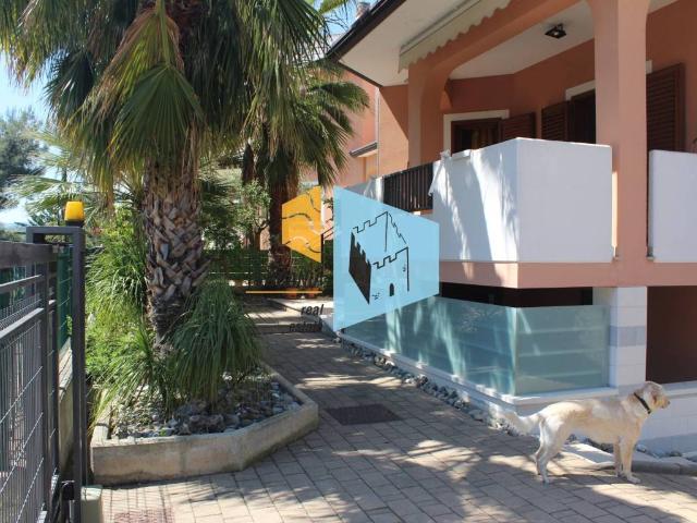 Villa Indipendente in vendita a Calabria, Cosenza