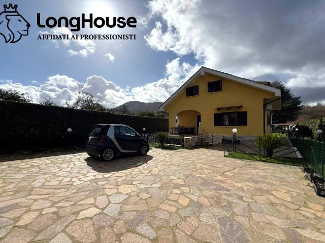 Villa Indipendente in vendita a Roma Capitale, Lazio