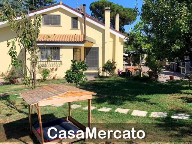 Villa Indipendente in vendita a Roma Capitale, Lazio