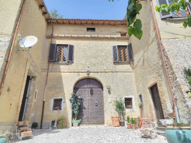 Villa Indipendente in vendita a Rocca Sinibalda, Rieti