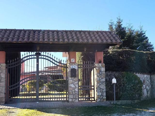 Villa Indipendente in vendita a Rocca Sinibalda, Lazio
