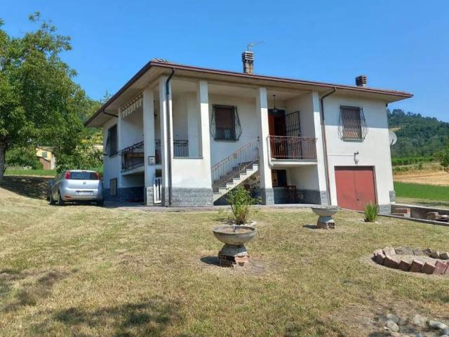 Villa Indipendente in vendita a Rocca Susella, Lombardia