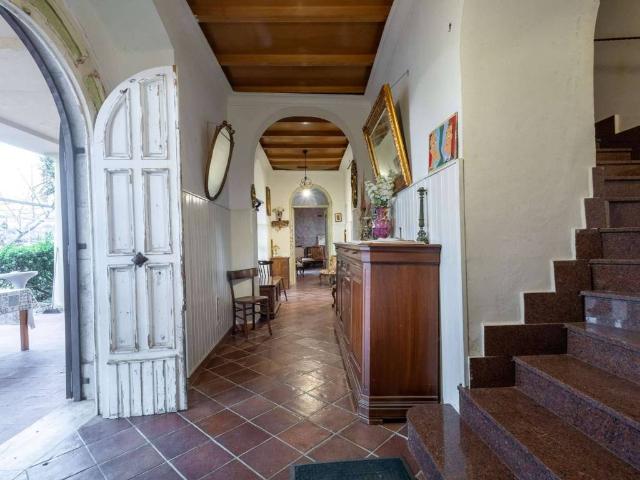 Villa Indipendente in vendita a Roccabascerana, Campania