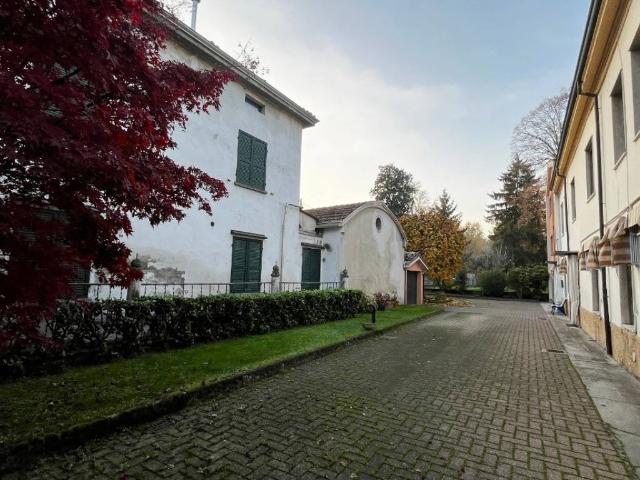 Villa Indipendente in vendita a Roccabianca, Reggio Emilia