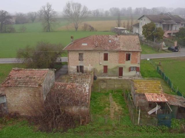 Villa Indipendente in vendita a Roccabianca, Reggio Emilia