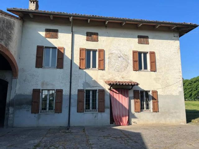 Villa Indipendente in vendita a Roccabianca, Reggio Emilia