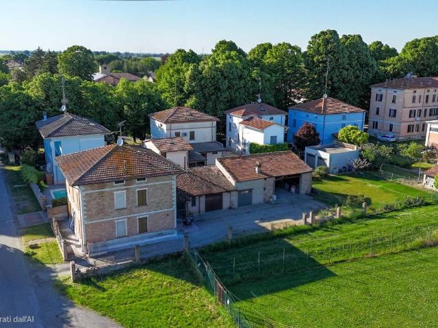 Villa Indipendente in vendita a Roccabianca, Reggio Emilia