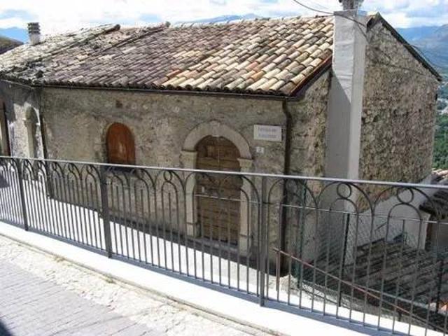 Villa Indipendente in vendita a Unione dei comuni Terre dei Peligni, Roccacasale