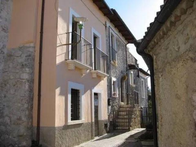 Villa Indipendente in vendita a Unione dei comuni Terre dei Peligni, Roccacasale