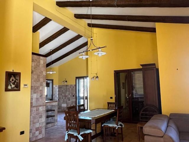 Villa Indipendente in vendita a Roccaforzata, Taranto