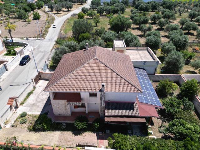 Villa Indipendente in vendita a Roccaforzata, Taranto