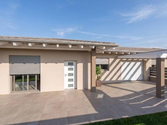 Villa Indipendente in vendita a Roccafranca, Lombardia