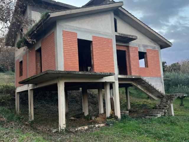 Villa Indipendente in vendita a Roccagorga, Lazio