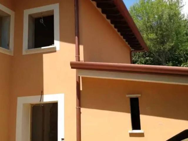 Villa Indipendente in vendita a Roccagorga, Lazio