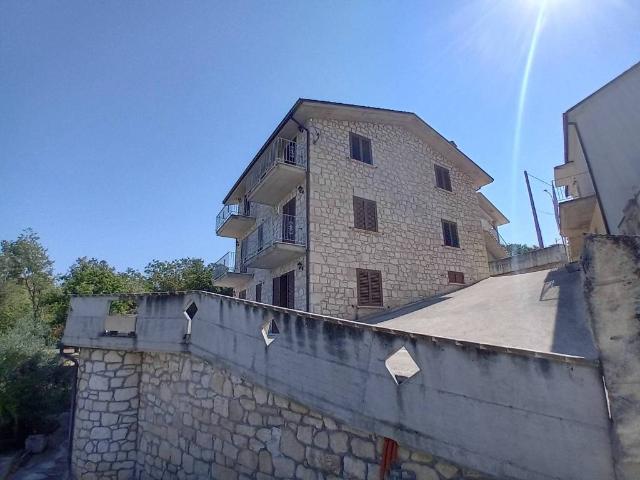 Villa Indipendente in vendita a Roccamorice, Abruzzo