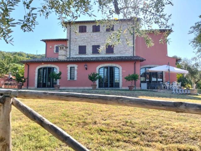 Villa Indipendente in vendita a Roccantica, Rieti