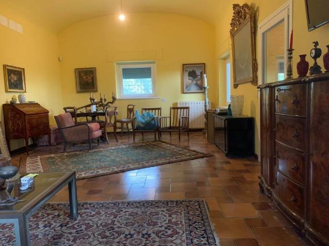Villa Indipendente in vendita a Poggio Catino, Lazio