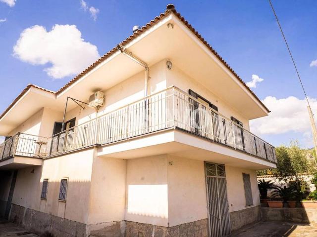 Villa Indipendente in vendita a Roccarainola, Campania