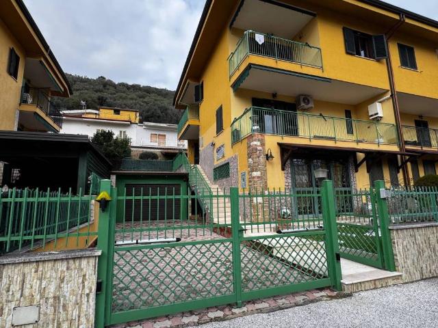 Villa Indipendente in vendita a Roccarainola, Campania