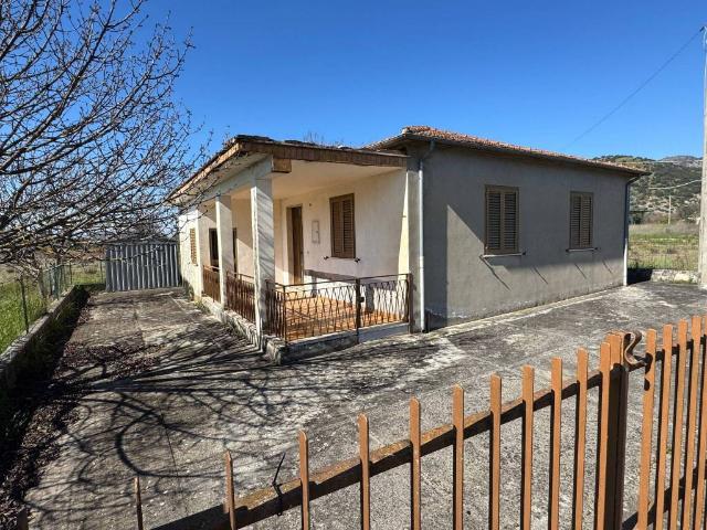 Villa Indipendente in vendita a Rocca D'arce, Lazio