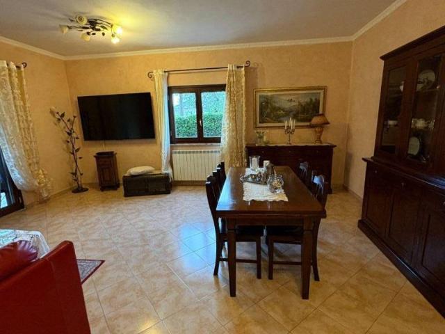 Villa Indipendente in vendita a Roccasecca, Lazio