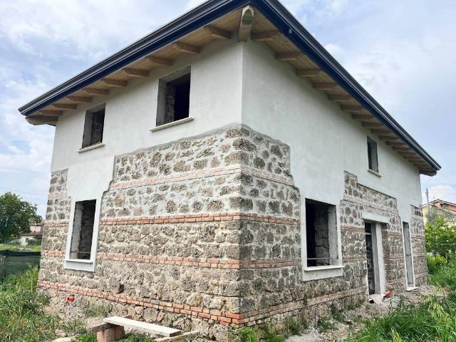 Villa Indipendente in vendita a Roccasecca, Lazio