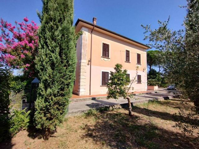 Villa Indipendente in vendita a Roccasecca, Lazio