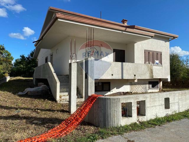 Villa Indipendente in vendita a Rocchetta A Volturno, Molise