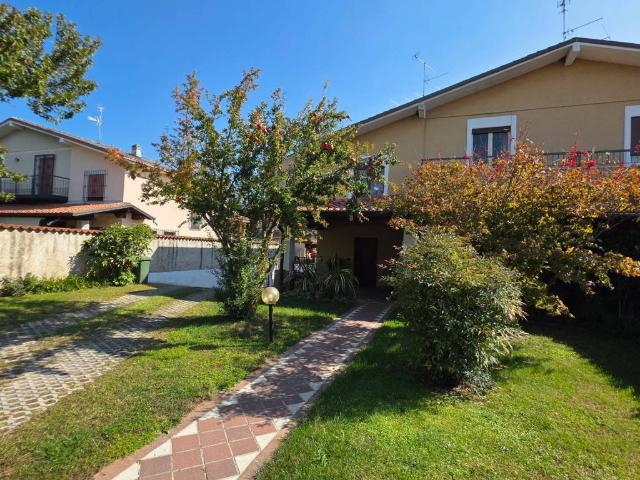 Villa Indipendente in vendita a Rodengo, Rodengo Saiano