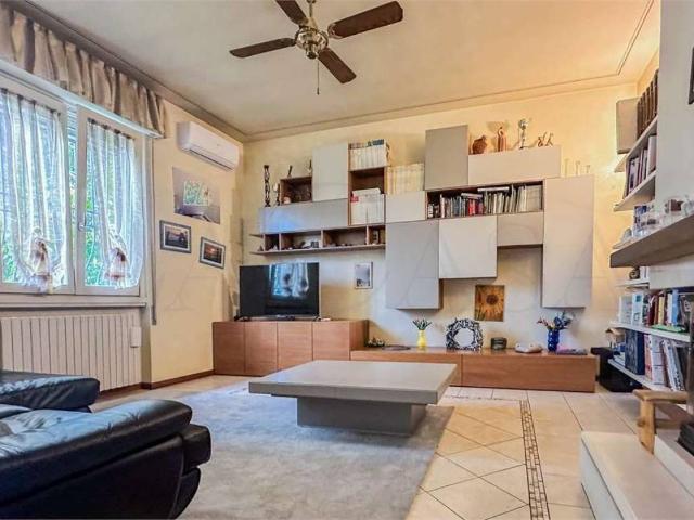 Villa Indipendente in vendita a Rodengo Saiano, Lombardia