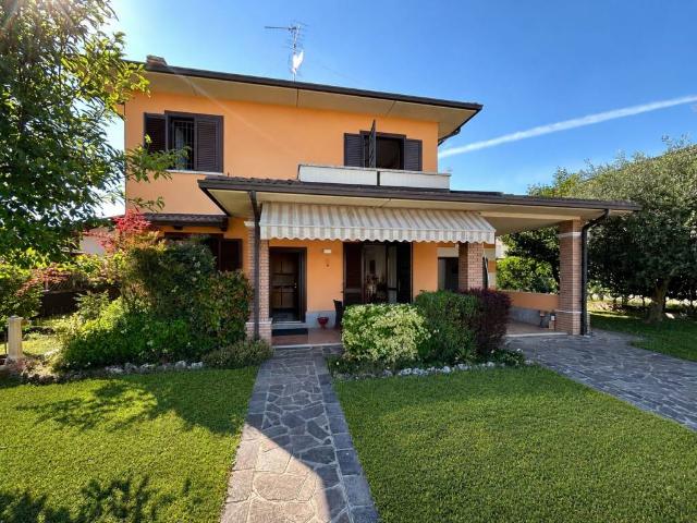 Villa Indipendente in vendita a Rodengo Saiano, Lombardia