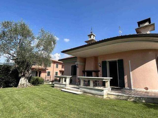 Villa Indipendente in vendita a Rodengo Saiano, Lombardia