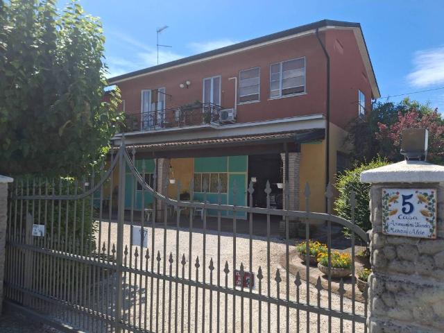 Villa Indipendente in vendita a Rodigo, Lombardia