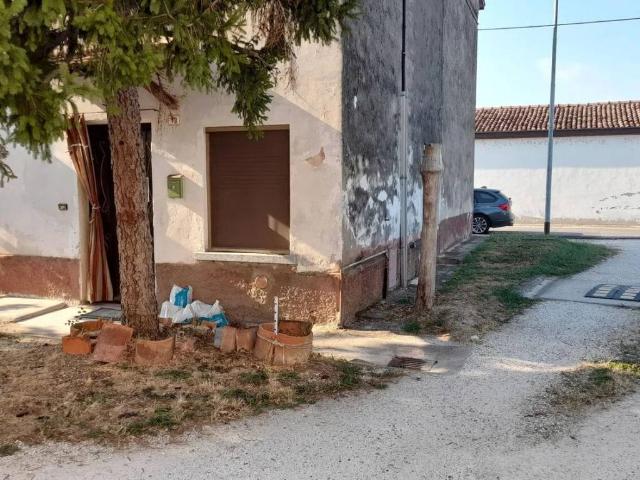 Villa Indipendente in vendita a Rodigo, Lombardia